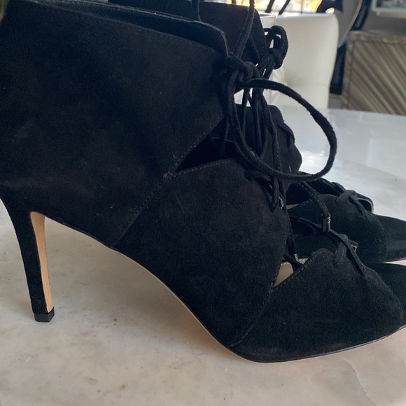😍NWOT VIA SPIGA  ‘Vibe’ Black Suede Lace Up Booties - 8.5 - Picture 8 of 8
